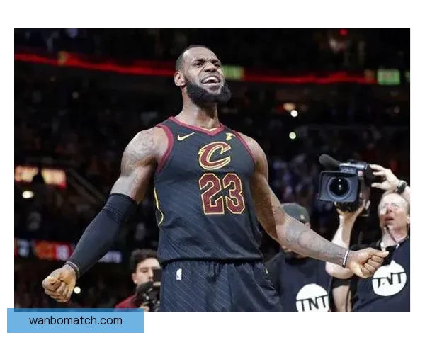 詹姆斯迎来职业生涯第1612场比赛湖人对魔术创造历史纪录